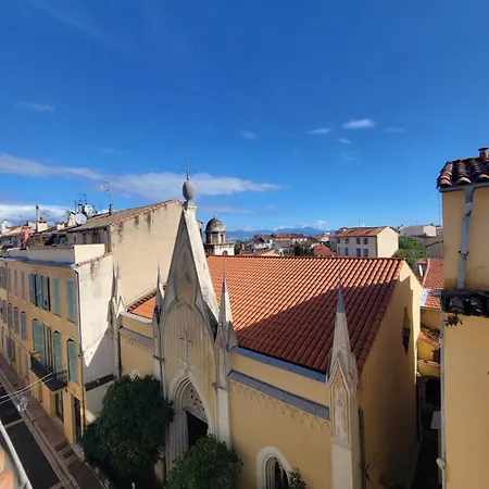Fully Renovated 2 Bedrooms In Old Apartment Antibes